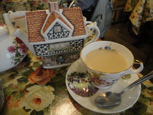 What is English Breakfast Tea? 7 English Breakfast Tea with milk